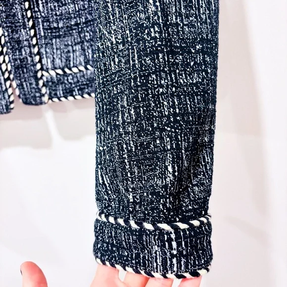 TRISTAN Short black blazer with red flowers - Picture 5 of 7